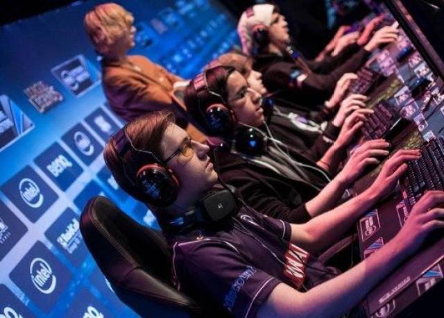 强调了国际 强调了国际