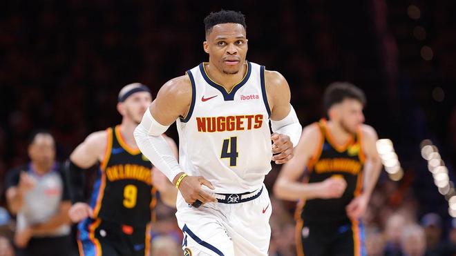 一位年轻足 一位年轻足