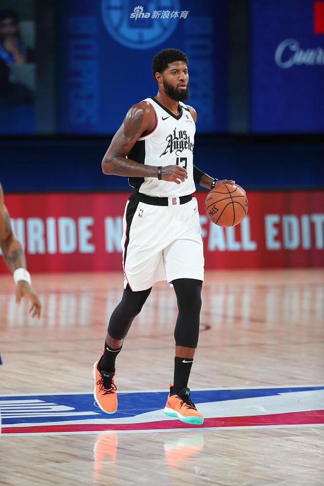 三笘薰8天 三笘薰8天